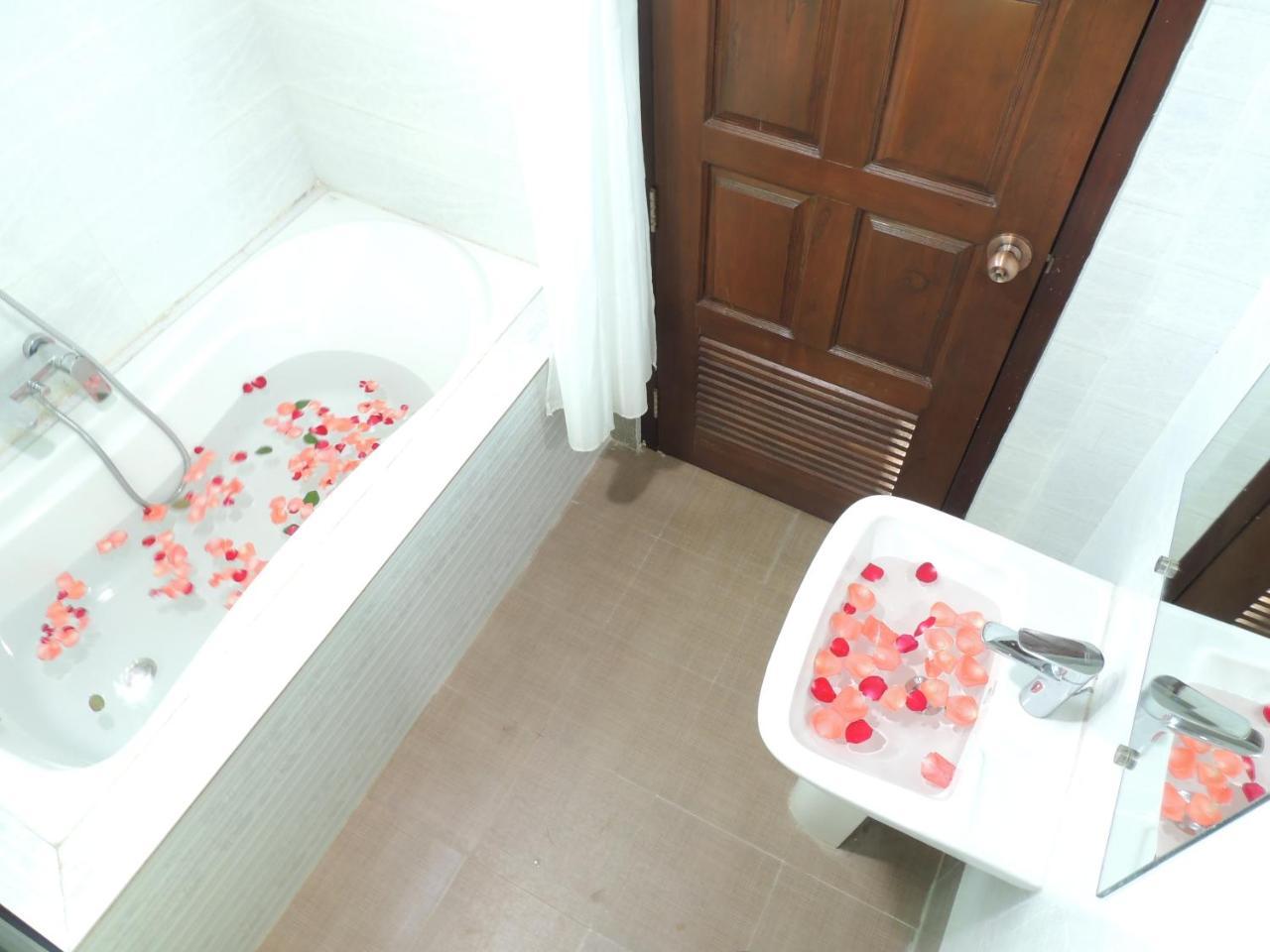 Hotel San Taw Win Pathein Eksteriør bilde